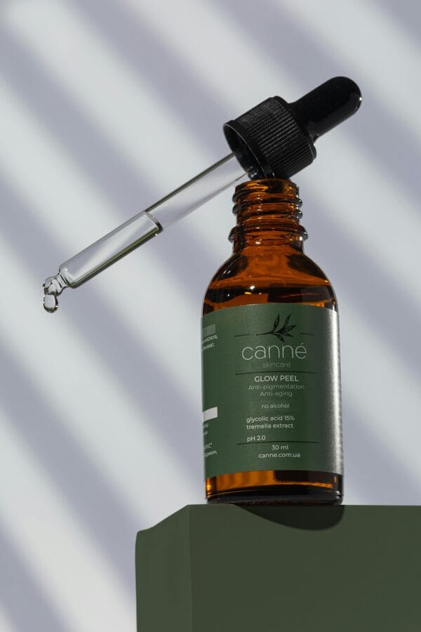 Hyaluronic Acid + Vitamin E Hydrating Gel - Image 3